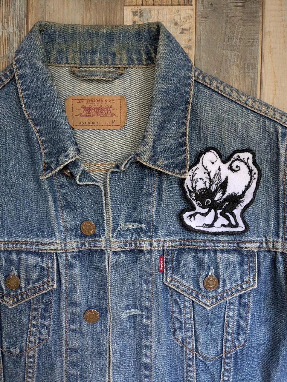 Patch dark fantasy brodé à la main
